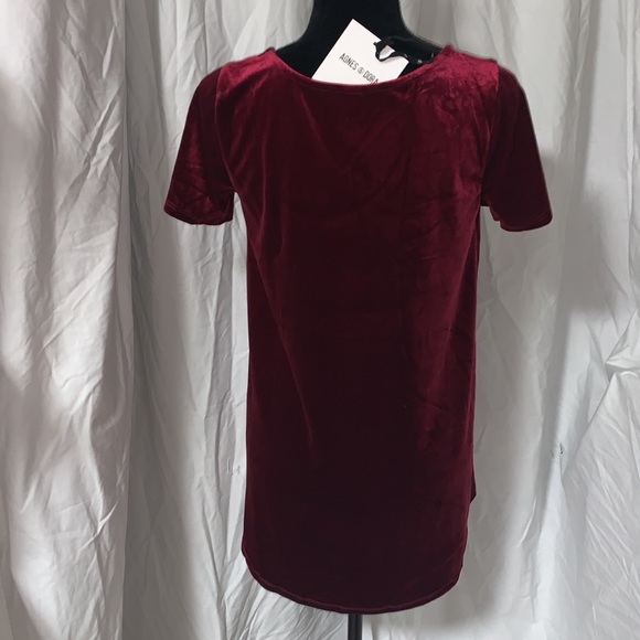 NWT Agnes & Dora Velvet Everyday Tee - Picture 2 of 2